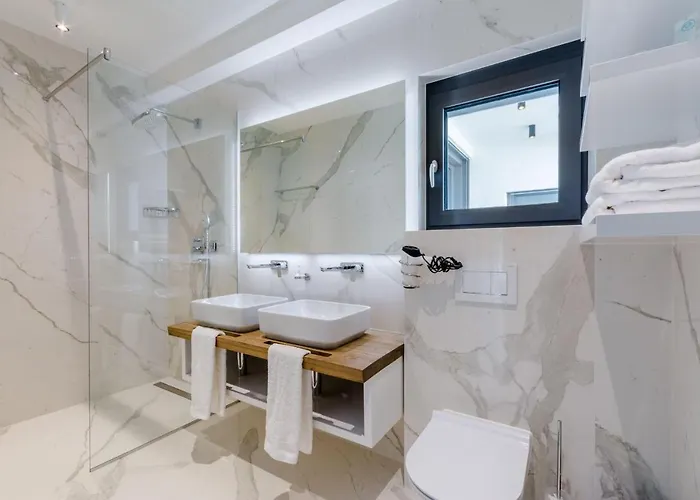 Luxury * Sutivan