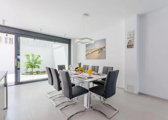 Luxury Villa Sutivan