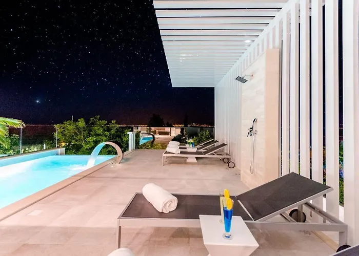 Luxury Villa Sutivan