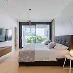 Willa Luxury *
