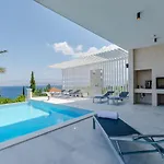 Luxury Sutivan