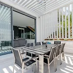 Luxury * Sutivan