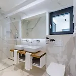Luxury * Sutivan