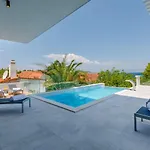 Luxury Willa Sutivan