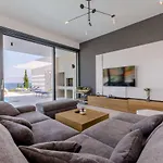 Luxury * Sutivan