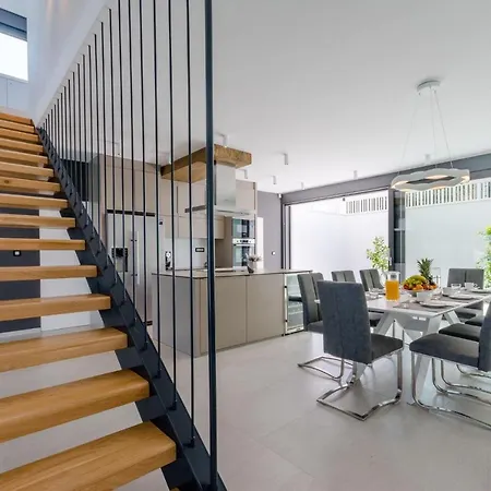Luxury Sutivan