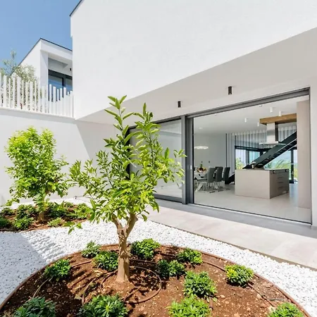 Willa Luxury *