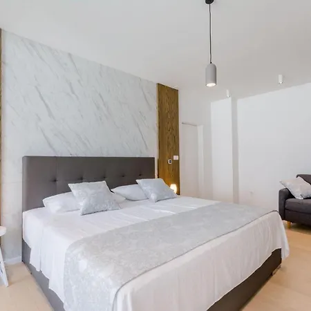 Luxury Villa Sutivan