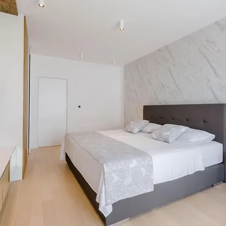 Luxury Sutivan