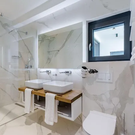 Luxury * Sutivan