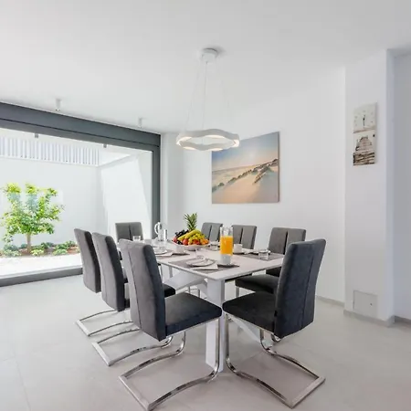 Luxury Villa Sutivan
