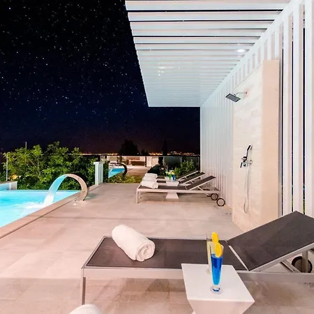 Luxury Villa Sutivan