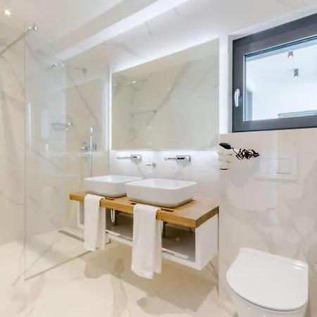 Luxury Villa Sutivan