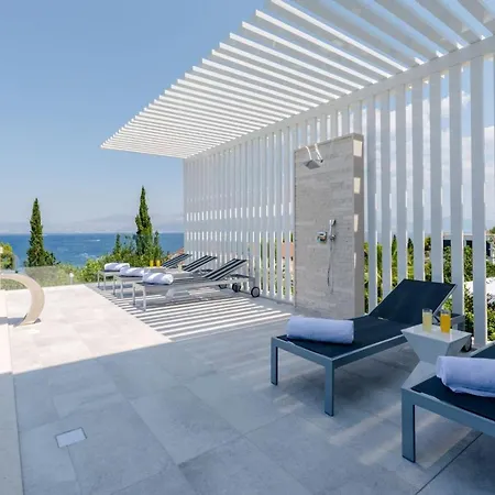 Luxury Villa *
