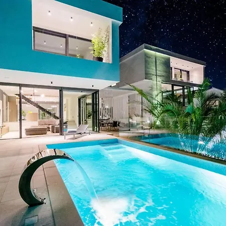 Villa Luxury Sutivan