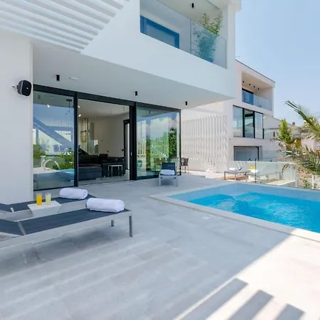 Luxury * Sutivan