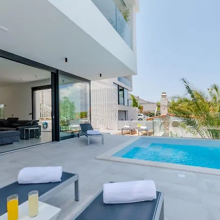 Villa Luxury *
